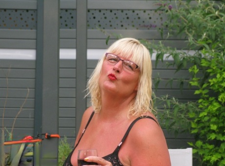 thick moms big ass hd archive