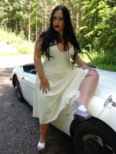 curvy monique symone going for a ride adult photo