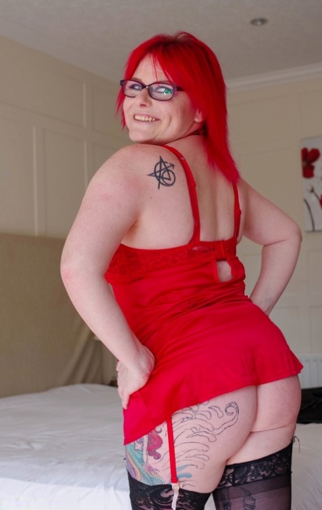 bbw in short skirt free nude photo