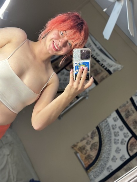 shaking my big ass in cute panties pretty pic