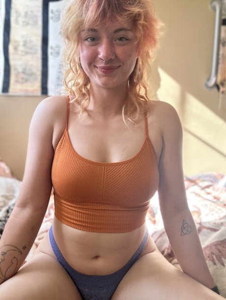 thick teen candid nude photo