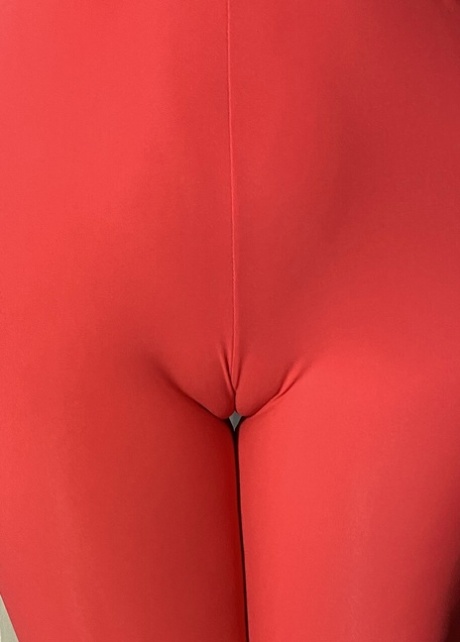 fat ass high heels nude photo