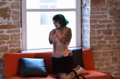 thick lap dance free naked photos