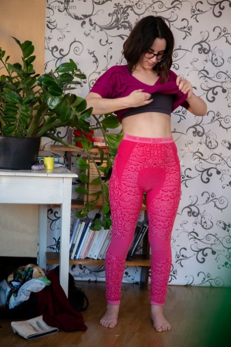 hot chubby girl solo pretty pics