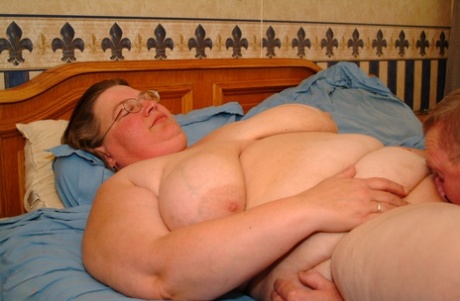 curvy sleep xxx pics